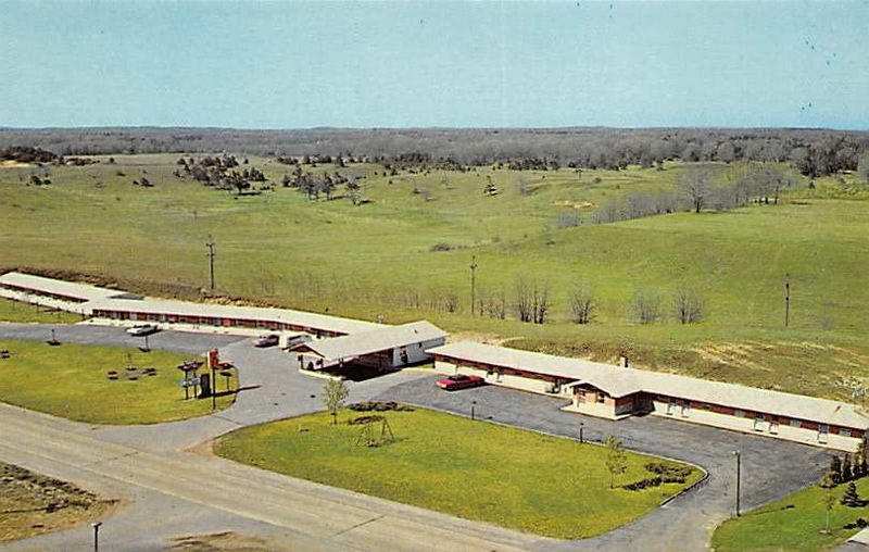Hillside Motel - Old Postcard